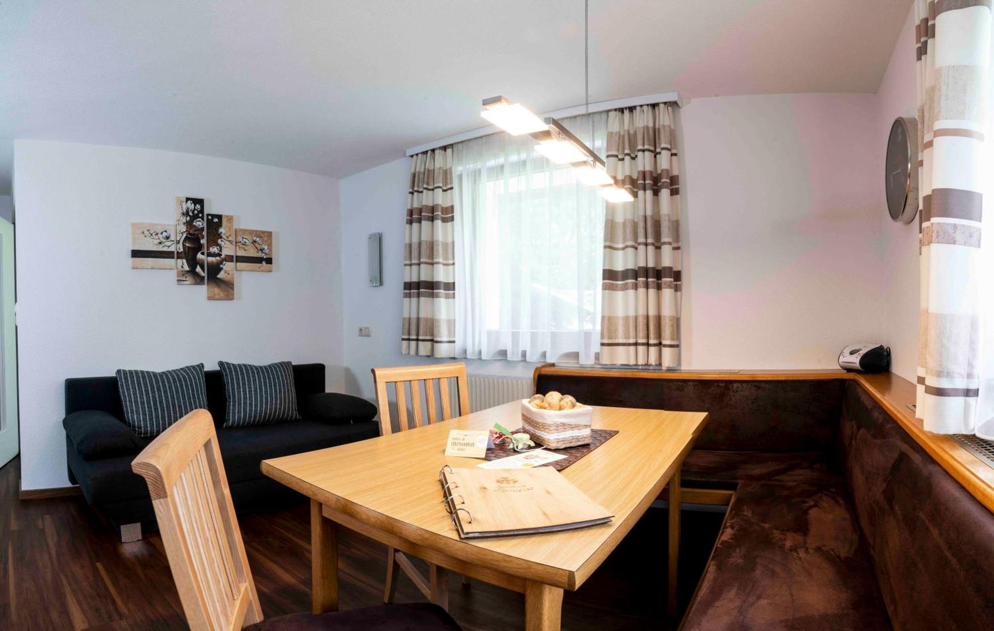 Landhaus Zangerl - Kobelerhof ランデック 部屋 写真