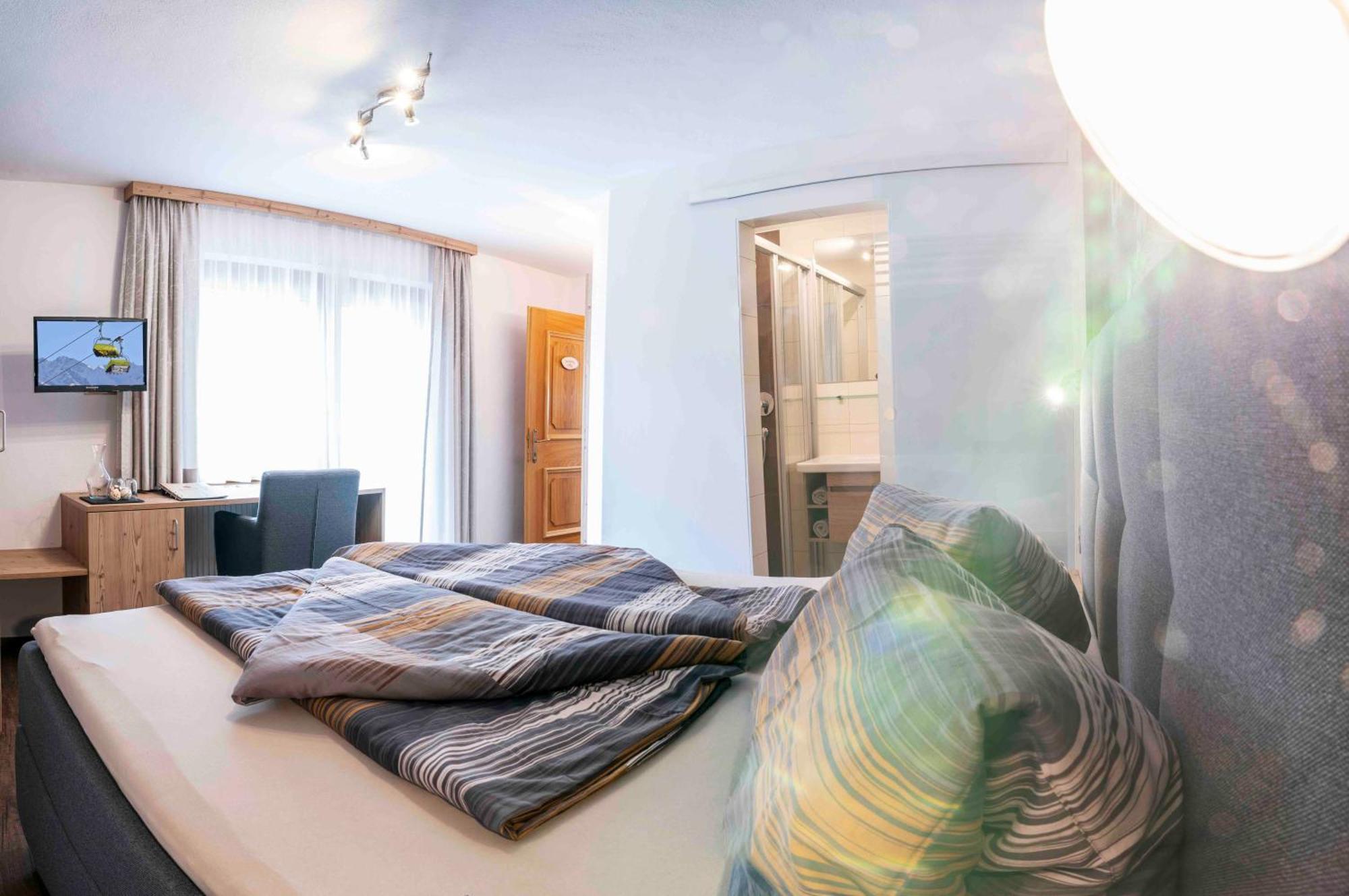 Landhaus Zangerl - Kobelerhof ランデック 部屋 写真