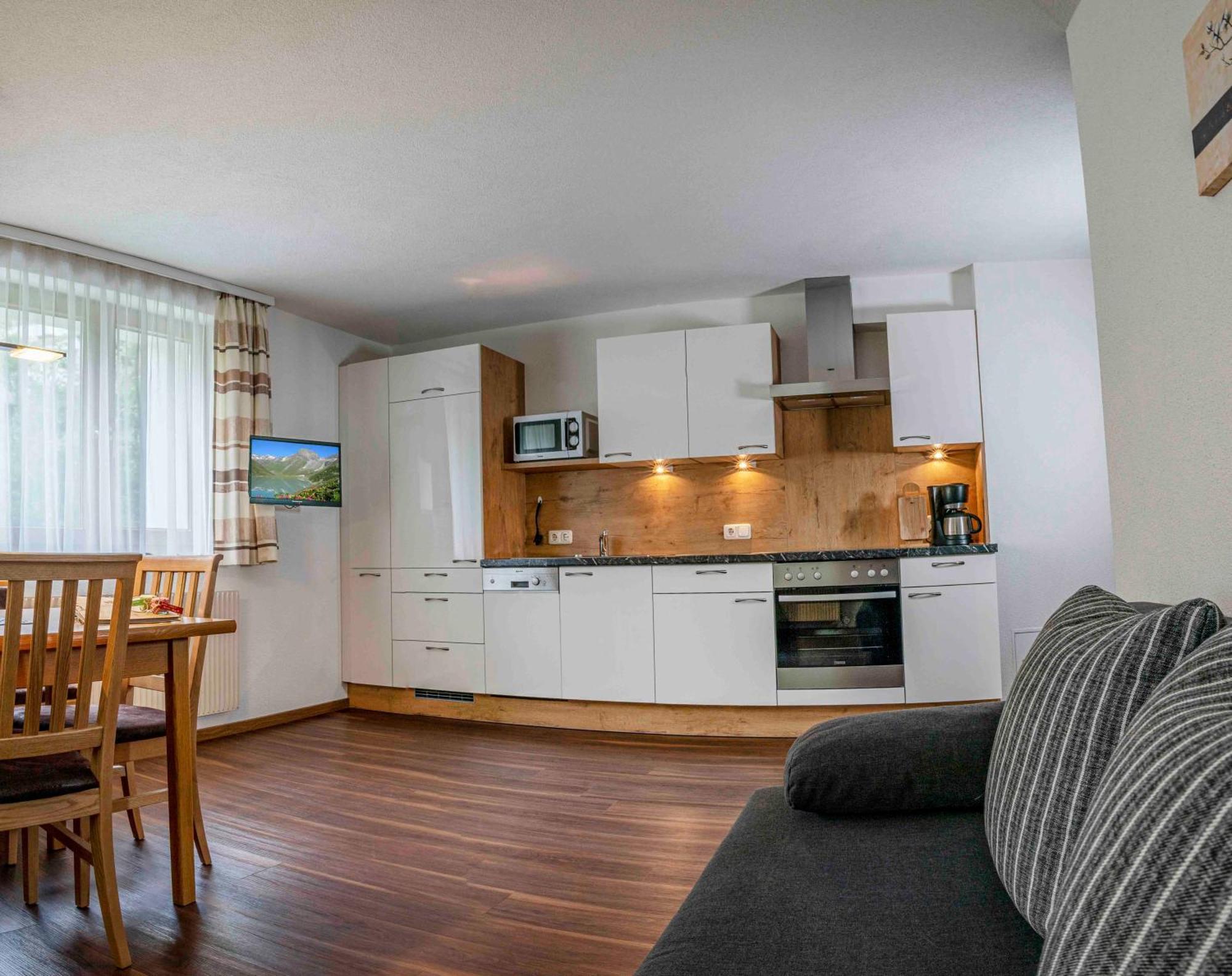 Landhaus Zangerl - Kobelerhof ランデック 部屋 写真